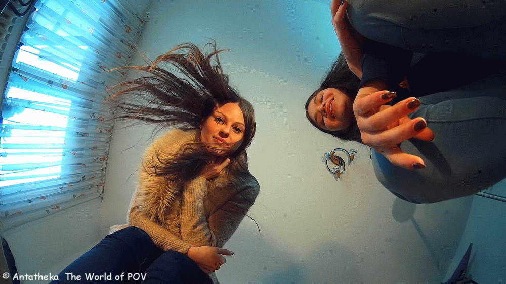 Lisi and Noelle are playing a deadly version of Hide and Seek with their little bugmen
(german talking, no subtitles)