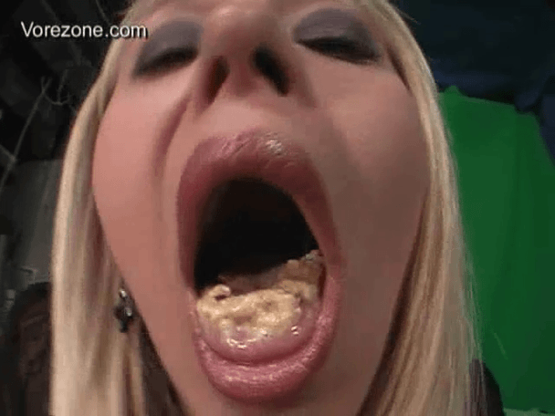 Dee eats Teddy crackers.

This is from my old member's site circa 2005. 

Resolution = 640X480  SD