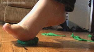 Coming home and finding tiny green people in her home again was enough for Megasweet. She gets right to it and starts squishing them down into the floor. This is the same Megasweet who used to love RPing years ago on yahoo groups.
